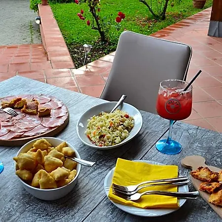 Ai Canipai Hotel Camporgiano